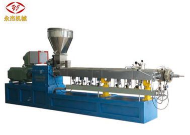 中国 専門の対ねじ放出機械、WPCの放出ライン耐久性 工場